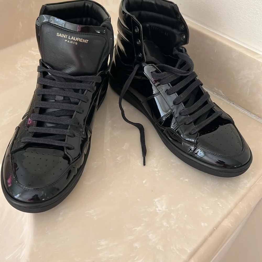 Fresh and leisure. Black patent leather size 12 - Picture 2 of 6